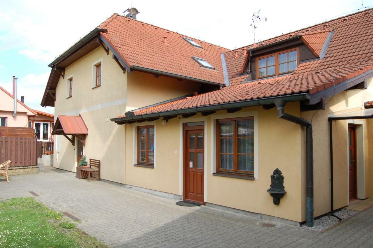 Penzion Florian Frymburk nad Vltavou Exterior foto